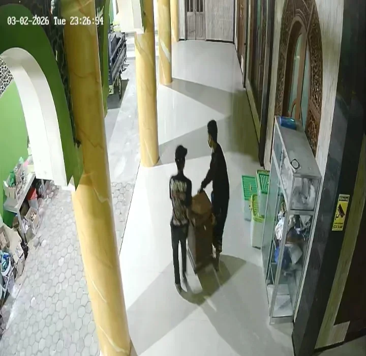Maling Kotak Amal di Masjid Thoriqul Huda Payak Purwoasri Sukosewu
