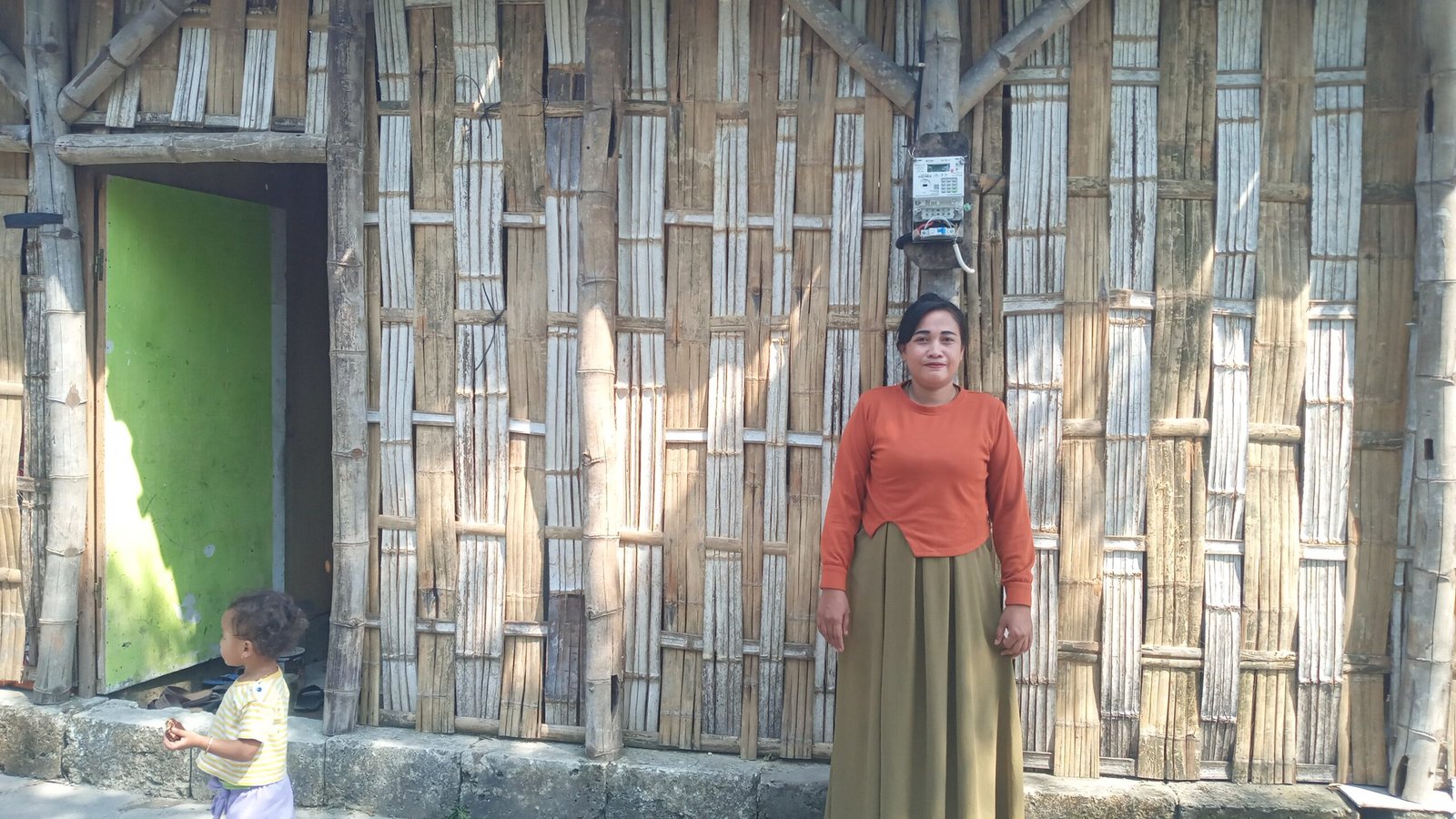 PJI Bojonegoro Berikan Bantuan Pemasangan Listrik Gratis untuk Warga Kecamatan Sumberejo dan Kedungadem
