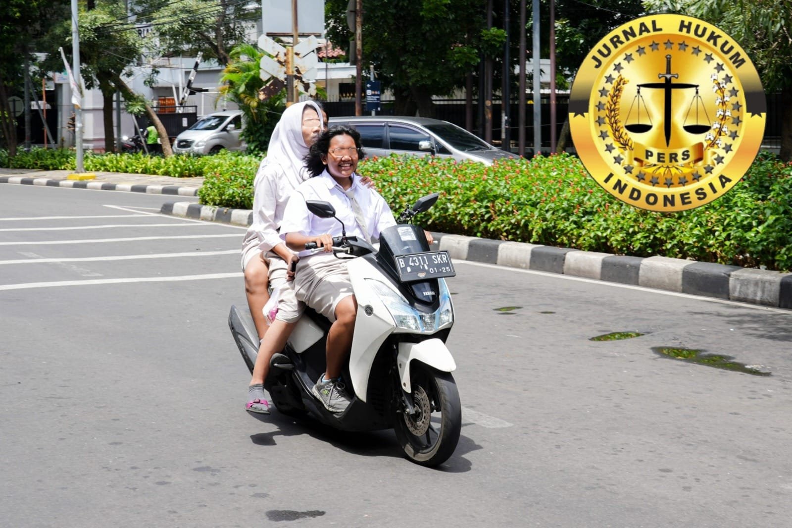 Anak di Bawah Umur Naik Motor? Ini Risiko dan Aturan yang Harus Diketahui Anak di Bawah Umur Naik Motor? Ini Risiko dan Aturan yang Harus Diketahui